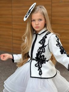 שמלות ילדות ושושבינות