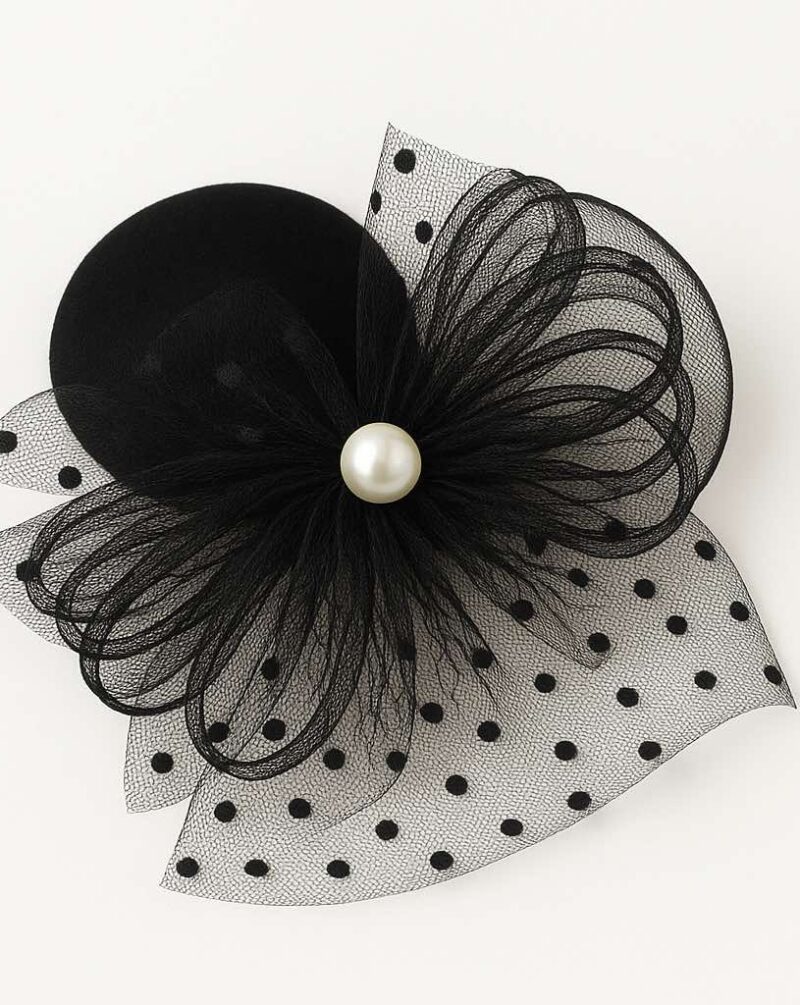 כובע טול נקודות שחור עם פרח פנינה