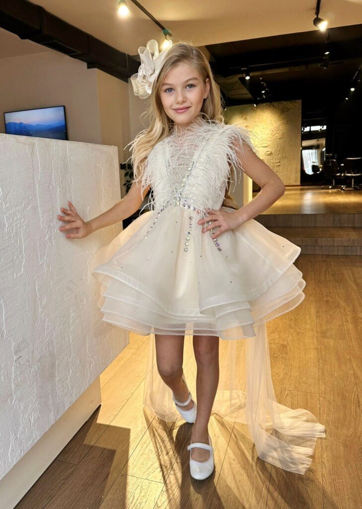 שמלות לילדות ושושבינות