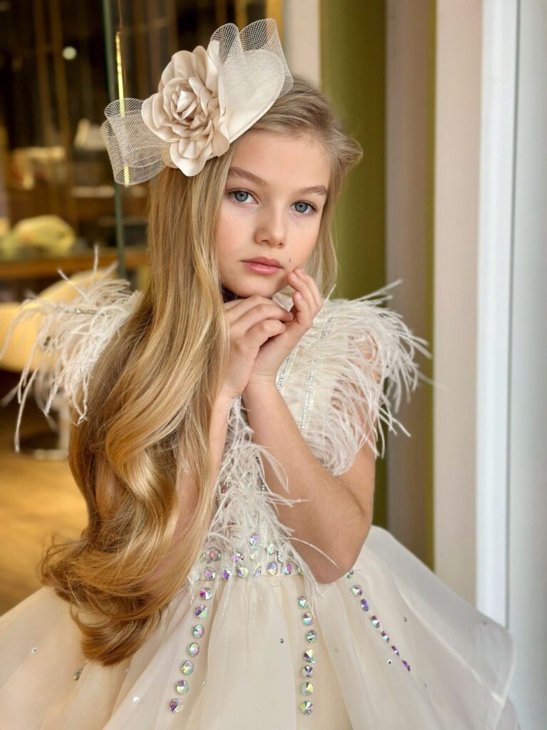 שמלת שמלות ילדות ושושבינות לאירועים שמלות שושבינה לבנות מבית Verdah | מבד – עיצוב יוקרתי ואופנה צנועה | Verdah elegant modest fashion שמלה שמלות לילדות ושושבינות